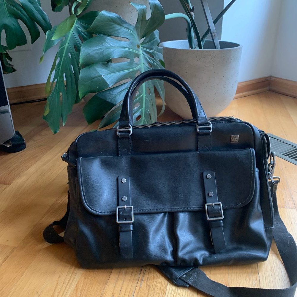 Tumi Leather Slim Laptop Bag - Black